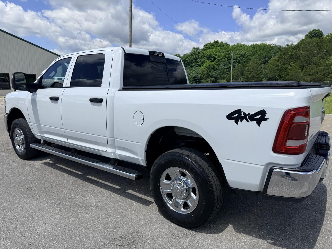 RAM 2500 Tradesman Crew Cab SWB 4WD 2024