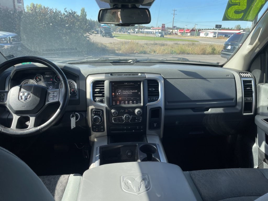 RAM 1500 SLT Crew Cab SWB 4WD 2015