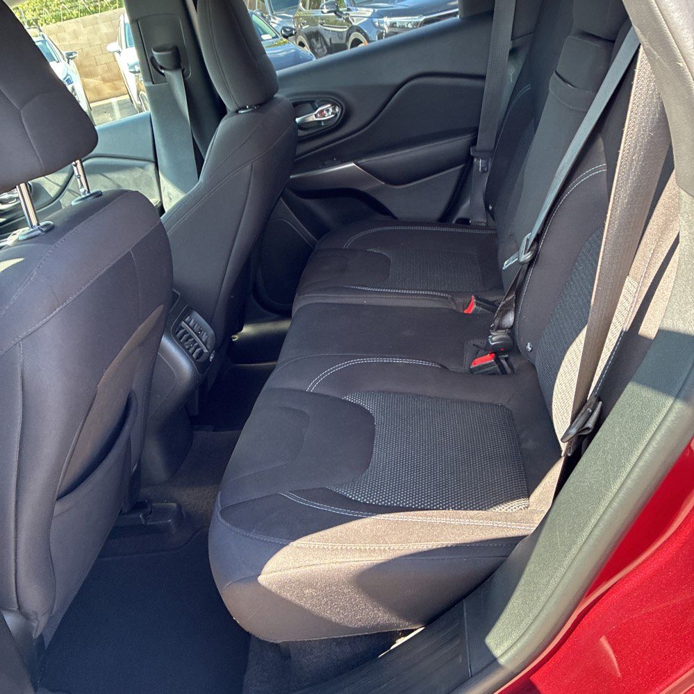 Jeep Cherokee Latitude 4WD 2019 Jeep Cherokee Latitude 4WD 2019