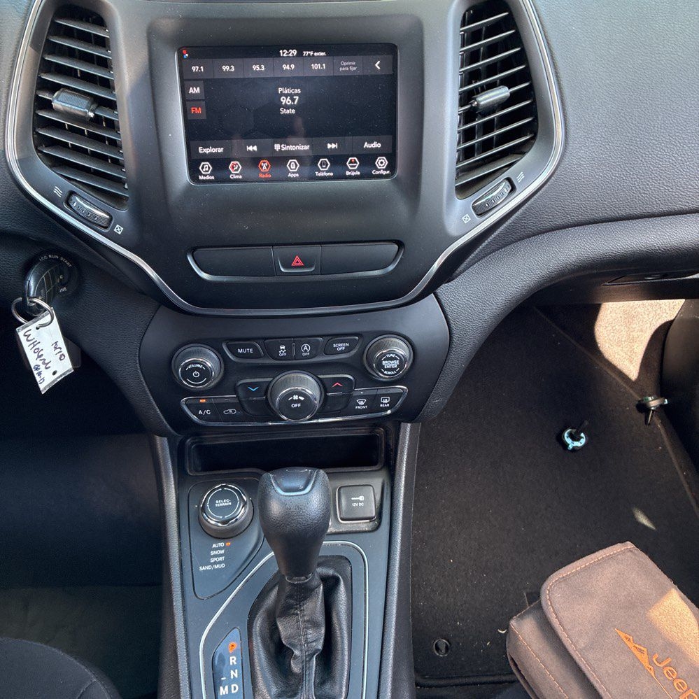 Jeep Cherokee Latitude 4WD 2019 Jeep Cherokee Latitude 4WD 2019