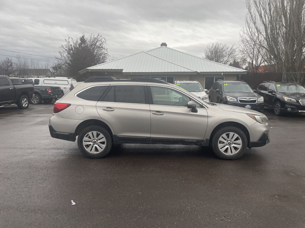 2019 Subaru Outback Premium's photo