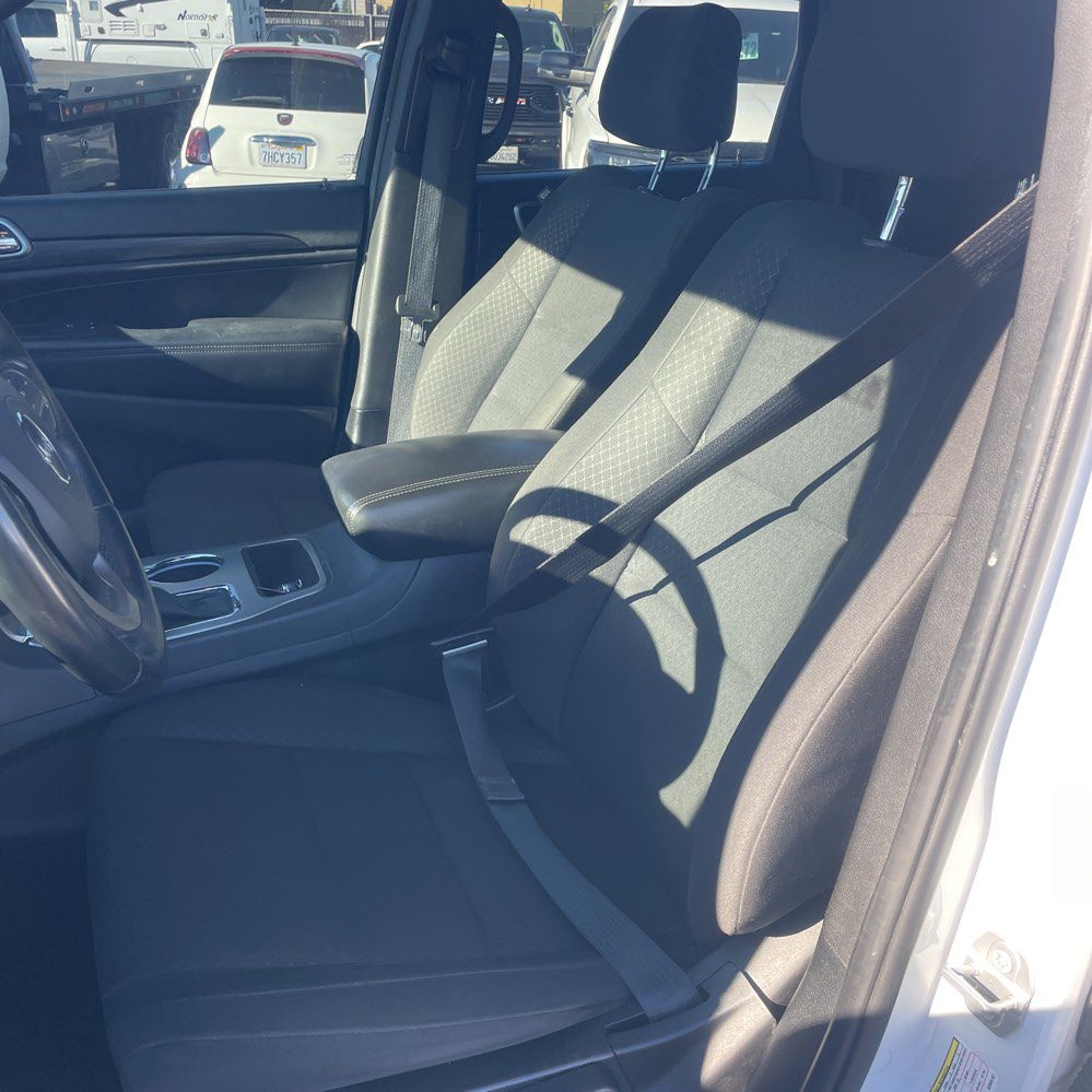 Jeep Grand Cherokee Laredo 4WD 2019