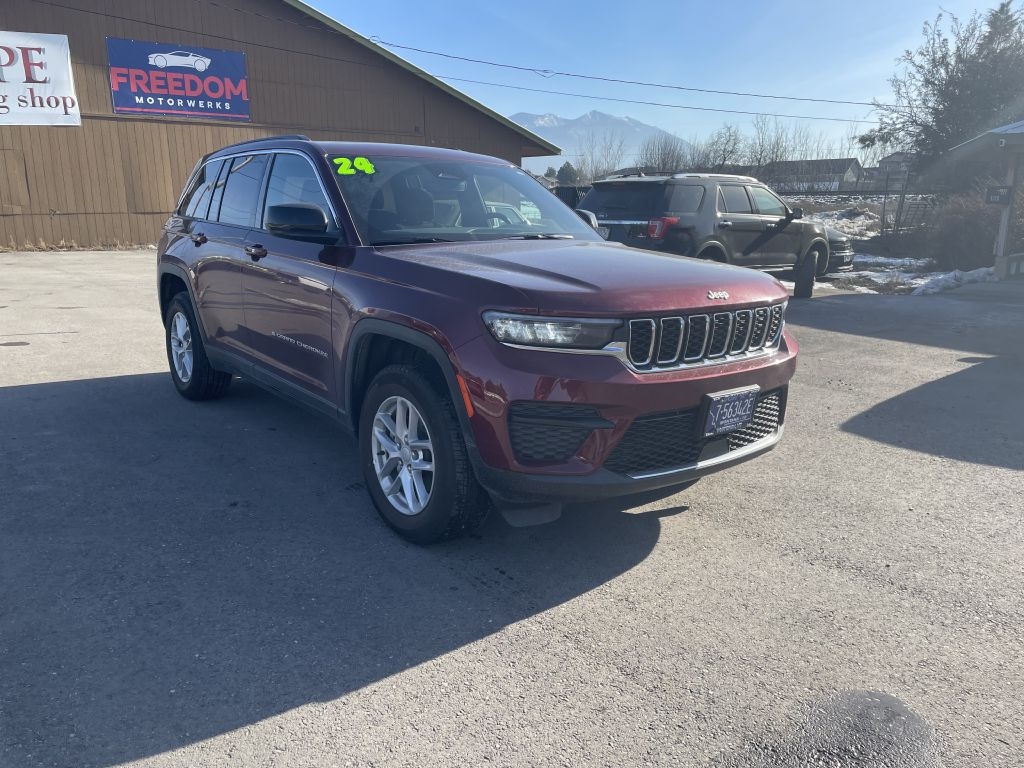 2024 Jeep Grand Cherokee Laredo 4WD