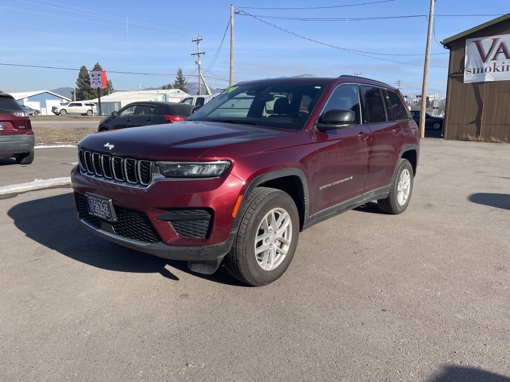 Jeep Grand Cherokee Laredo 4WD 2024