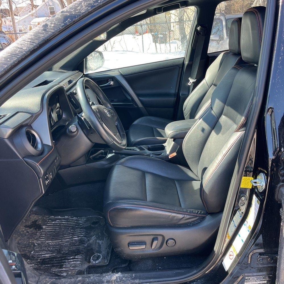 Toyota RAV4 SE 4WD 2016