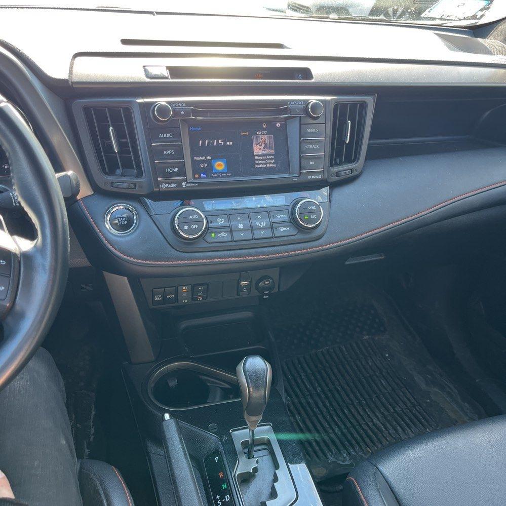 Toyota RAV4 SE 4WD 2016