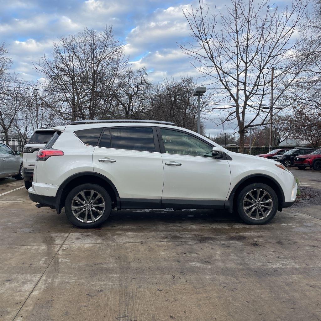 Toyota RAV4 Limited AWD 2017