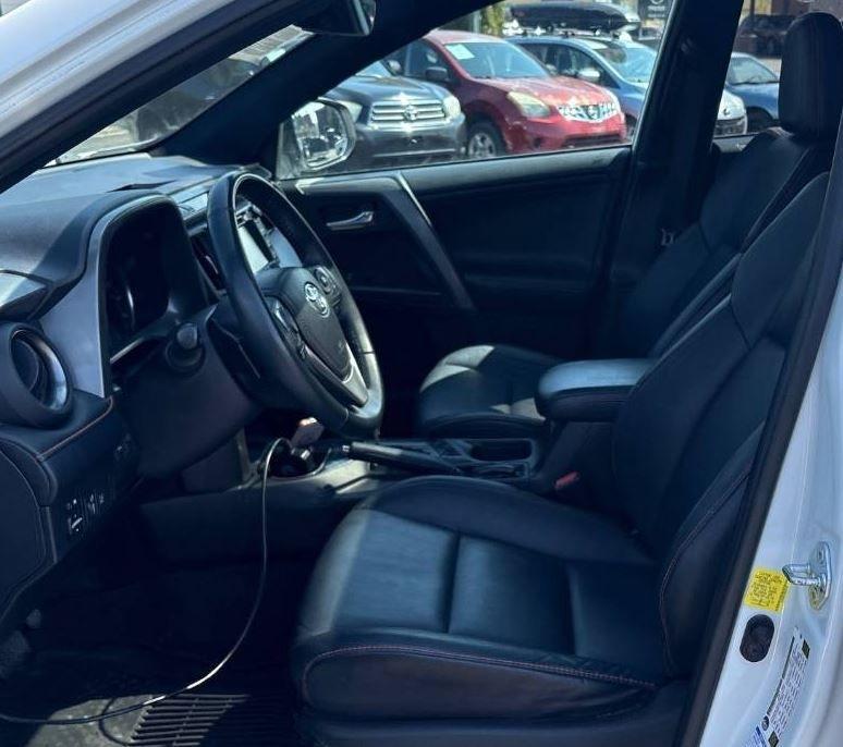 Toyota RAV4 SE 4WD 2017