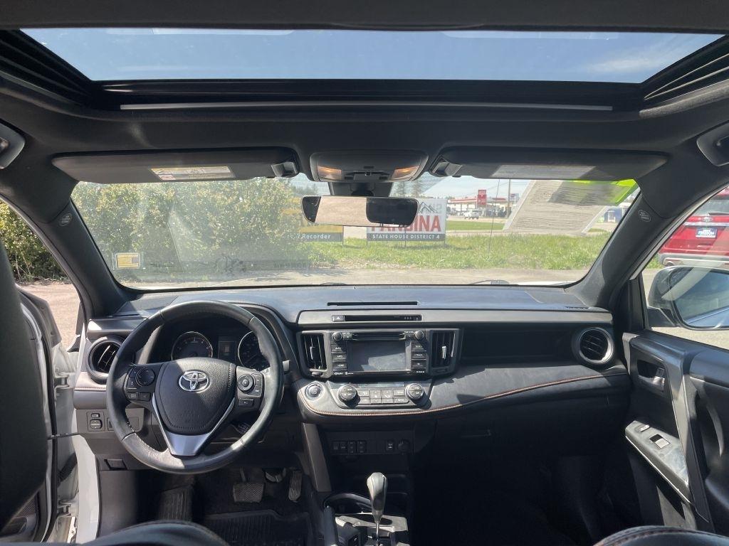 Toyota RAV4 SE 4WD 2017