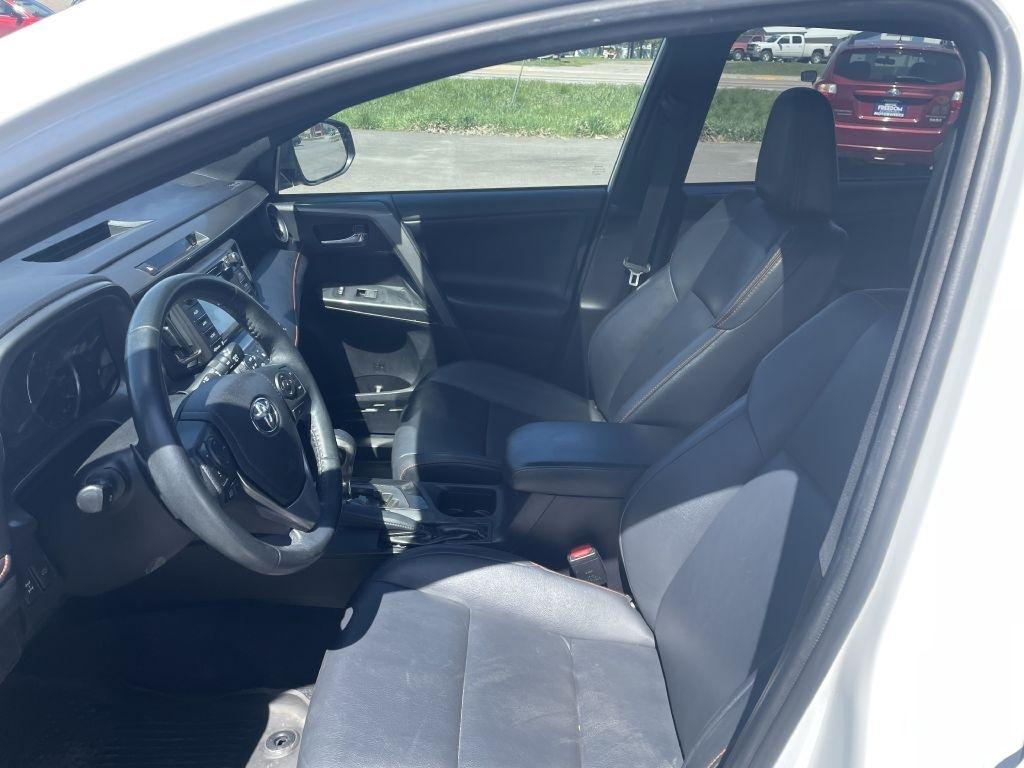 Toyota RAV4 SE 4WD 2017