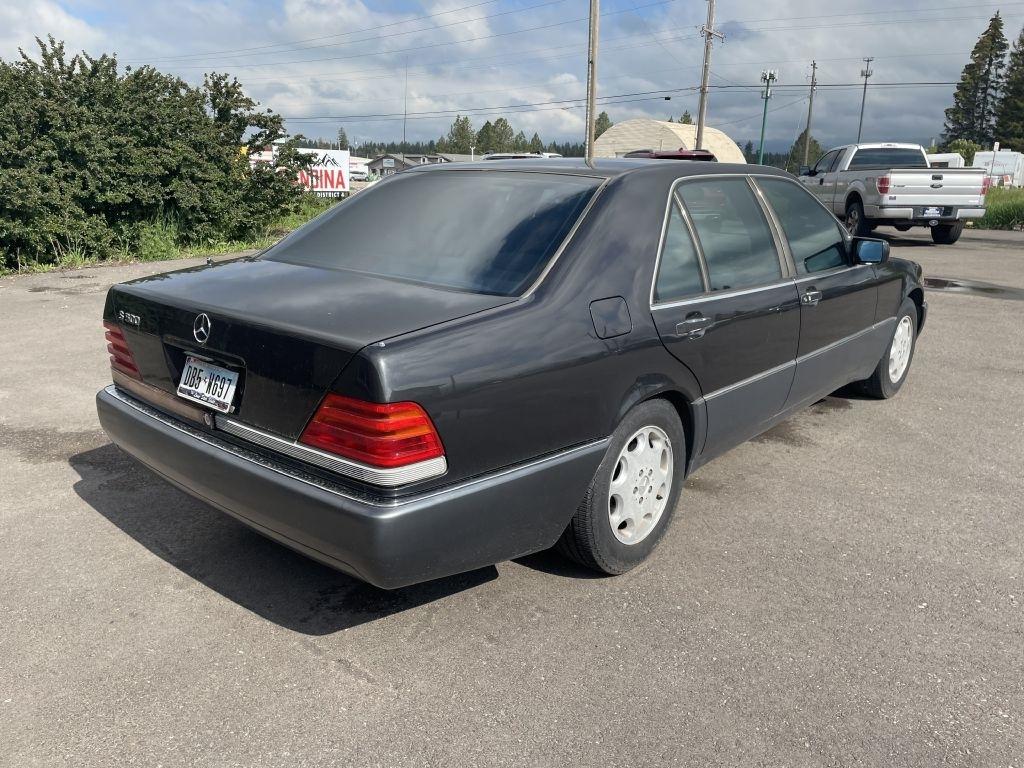 Mercedes-Benz S-Class S420 sedan 1994