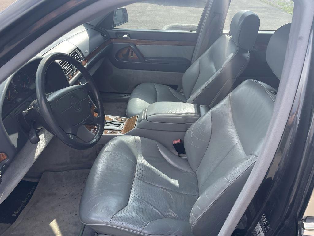 Mercedes-Benz S-Class S420 sedan 1994