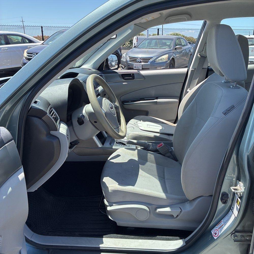 Subaru Forester 2.5X 2012