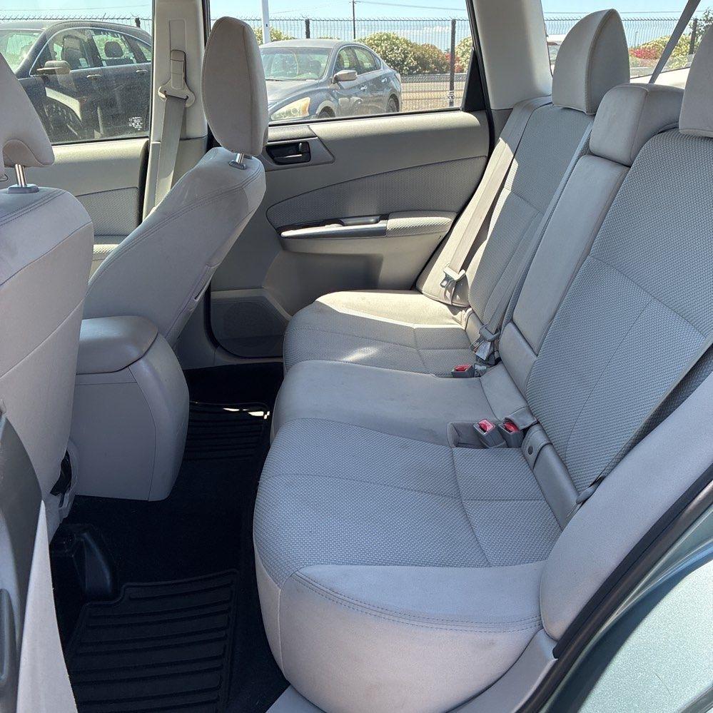 Subaru Forester 2.5X 2012