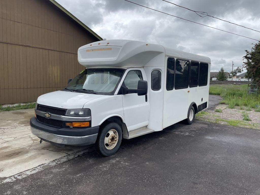 Chevrolet Express G4500 159" 2015
