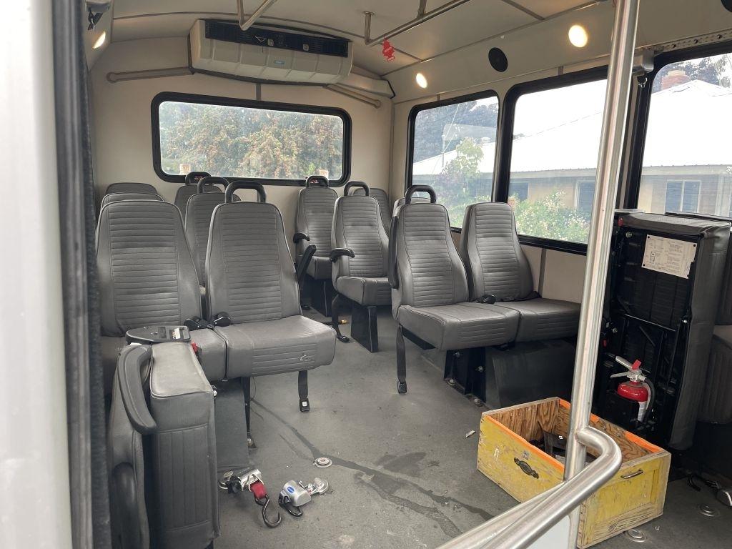 Chevrolet Express G4500 159" 2015