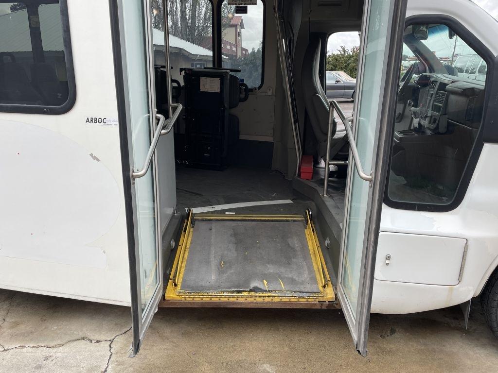 Chevrolet Express G4500 159" 2015