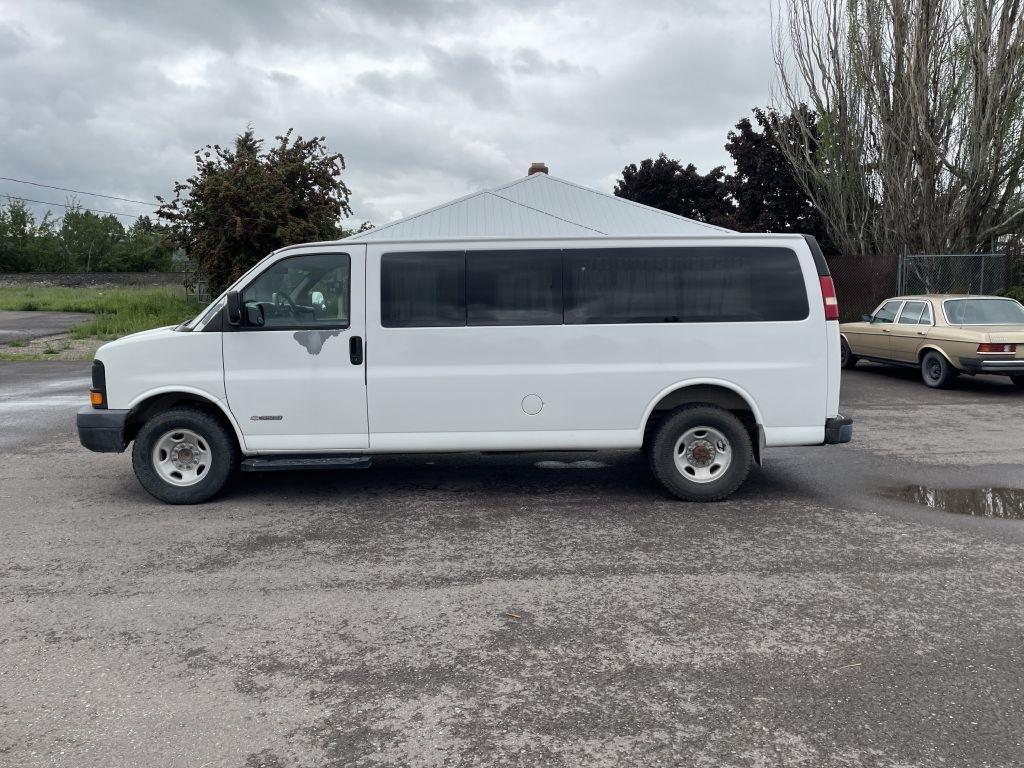 Chevrolet Express 3500 Extended 2003