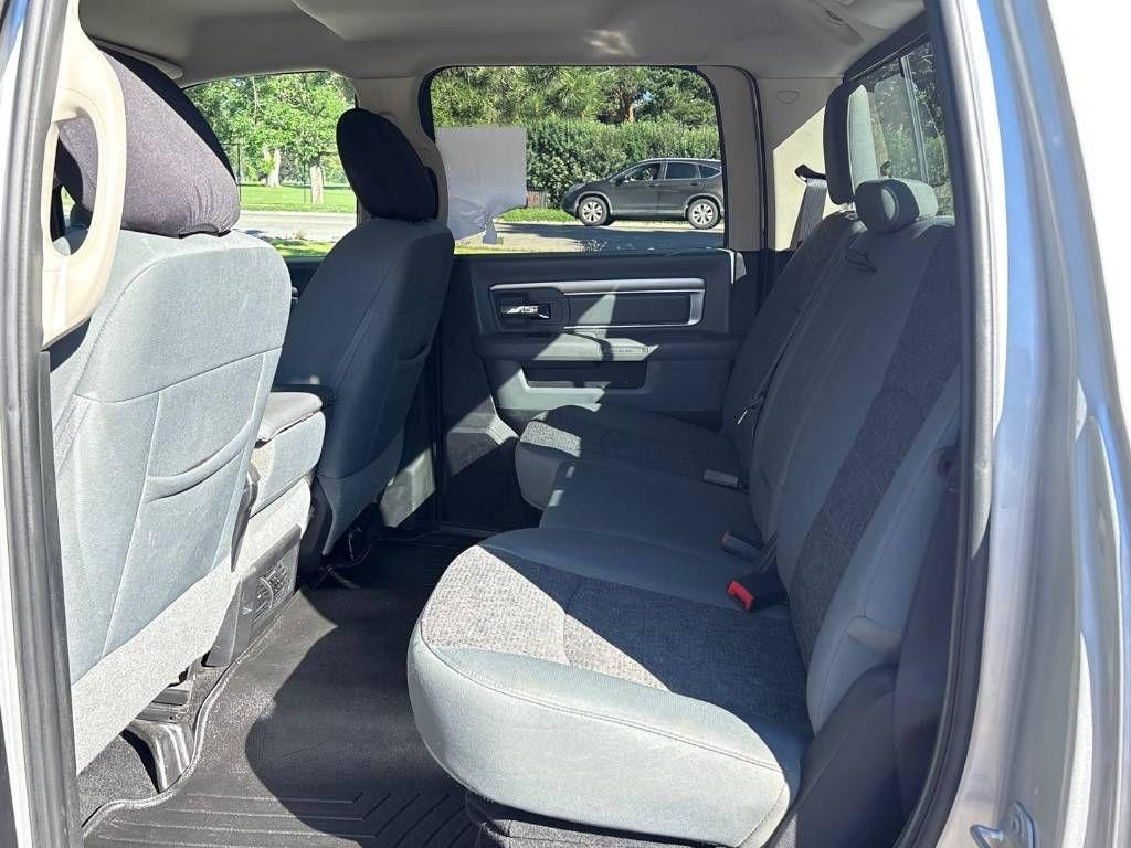 RAM 1500 SLT Crew Cab SWB 4WD 2016