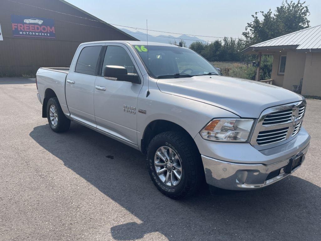 2016 RAM 1500 SLT Crew Cab SWB 4WD