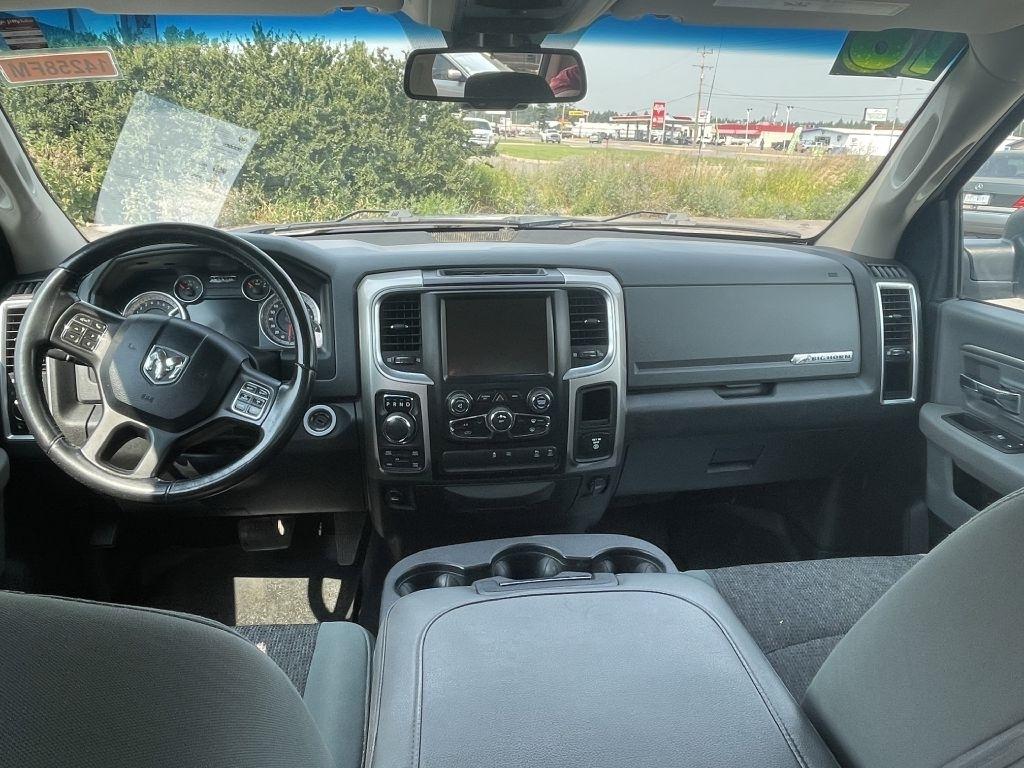 RAM 1500 SLT Crew Cab SWB 4WD 2016