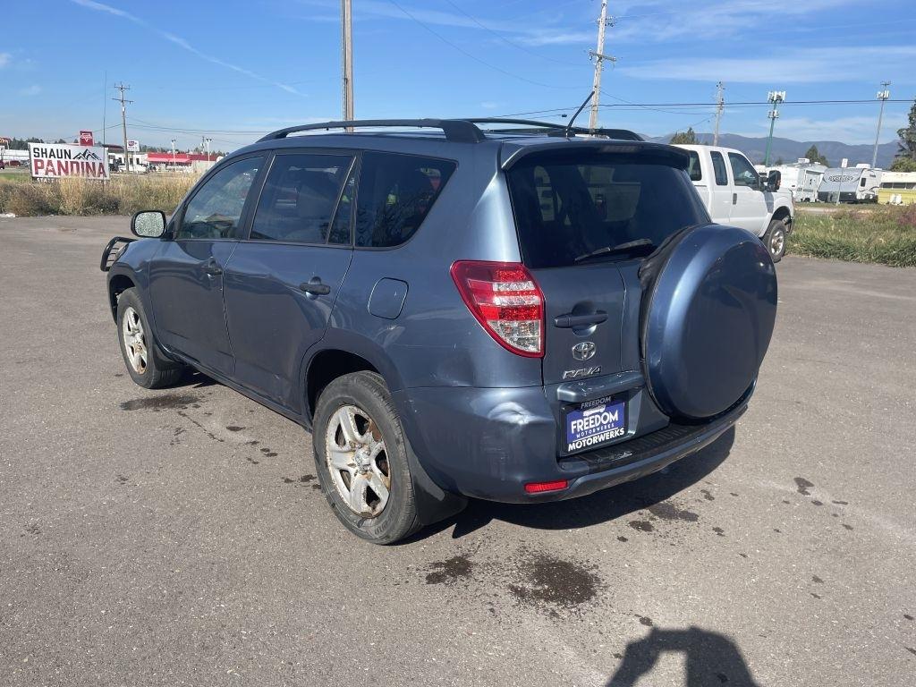 Toyota RAV4 Base I4 4WD 2011