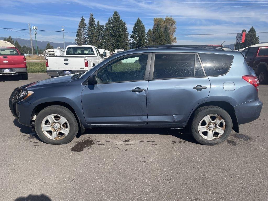 Toyota RAV4 Base I4 4WD 2011