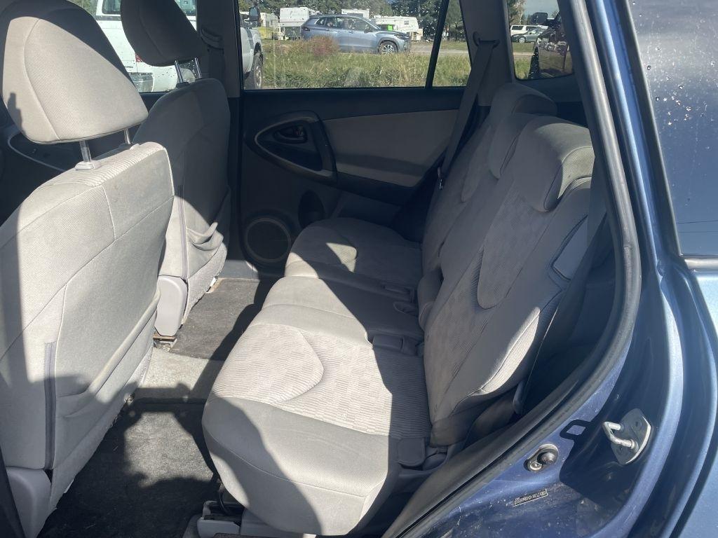 Toyota RAV4 Base I4 4WD 2011