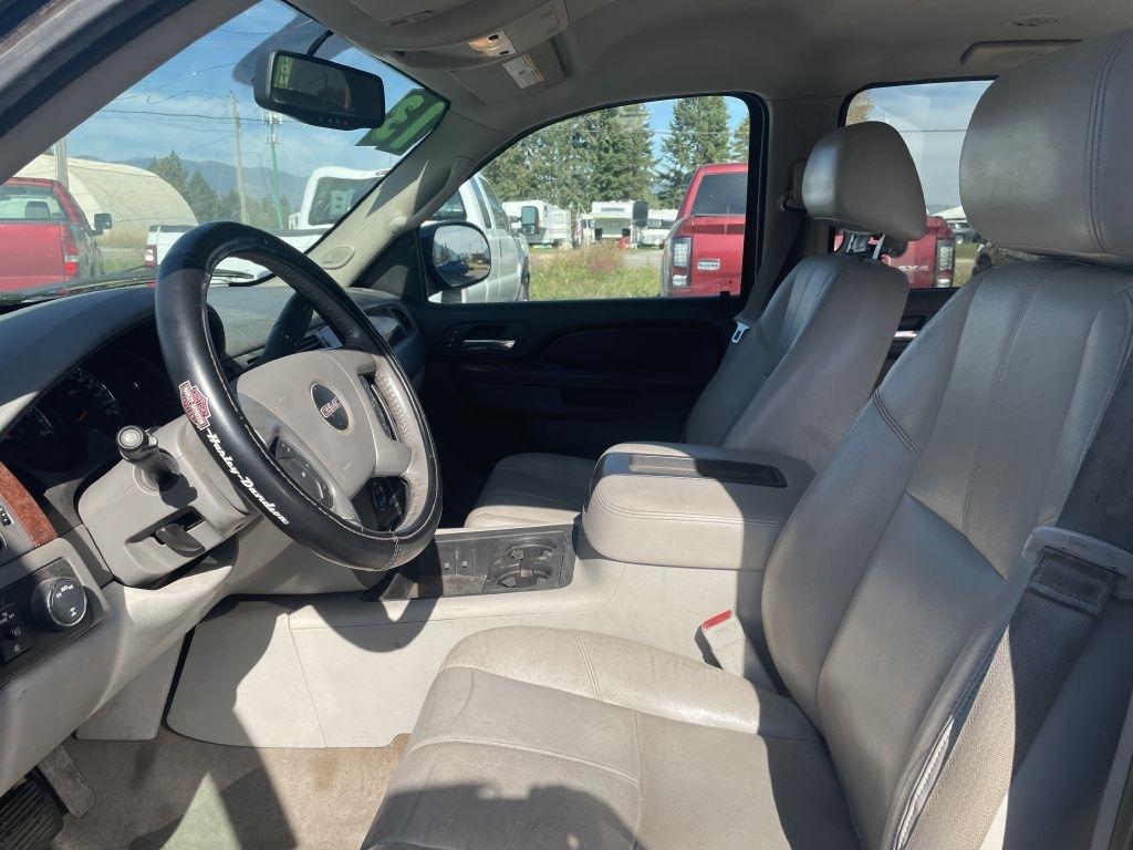 GMC Yukon XL SLT 1/2 Ton 4WD 2013