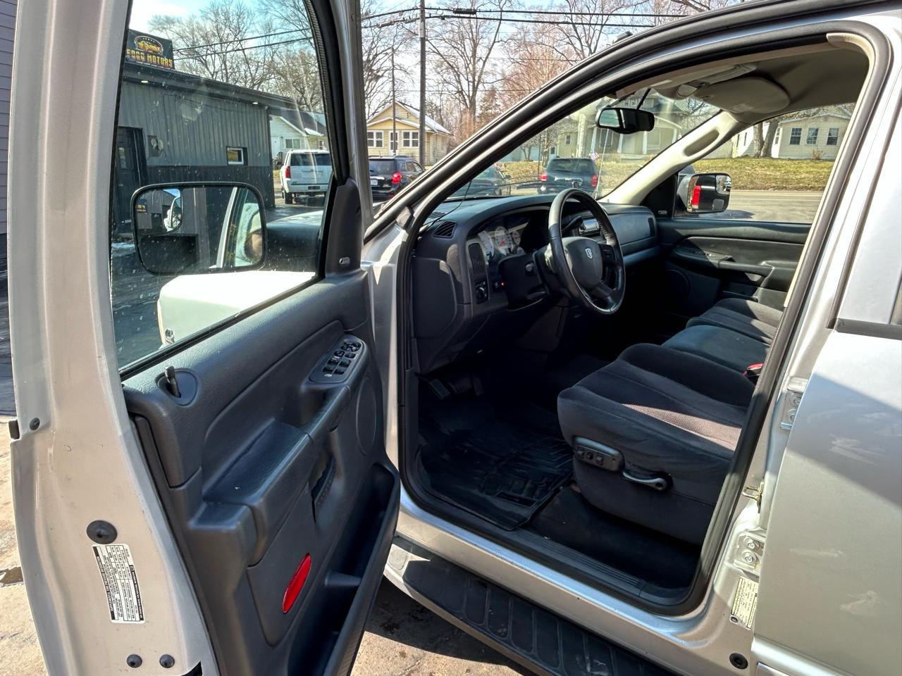 Dodge Ram 2500 Laramie Quad Cab Long Bed 2WD 2005