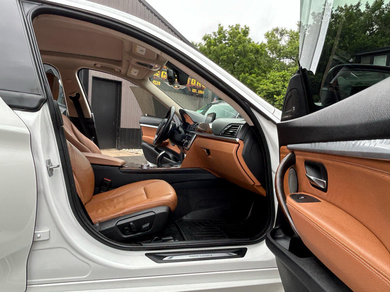 BMW 3-Series Gran Turismo 335i xDrive 2014