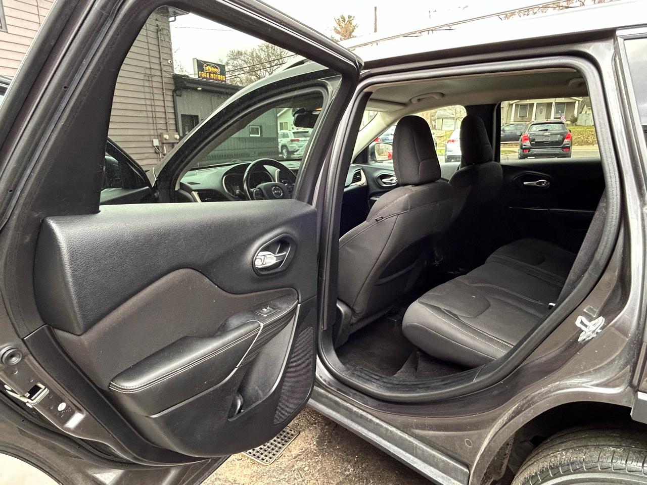 Jeep Cherokee Latitude 4WD 2015