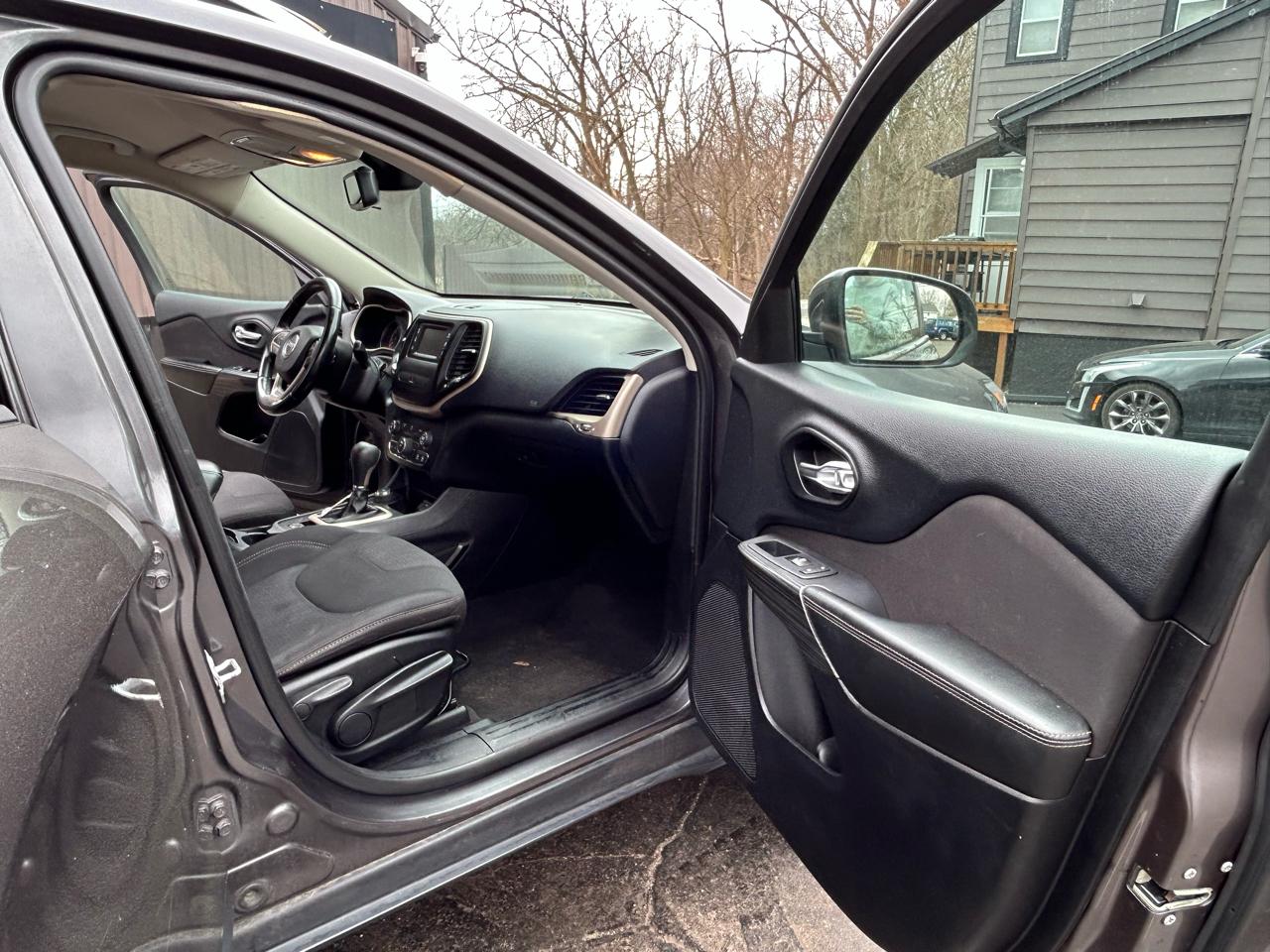 Jeep Cherokee Latitude 4WD 2015