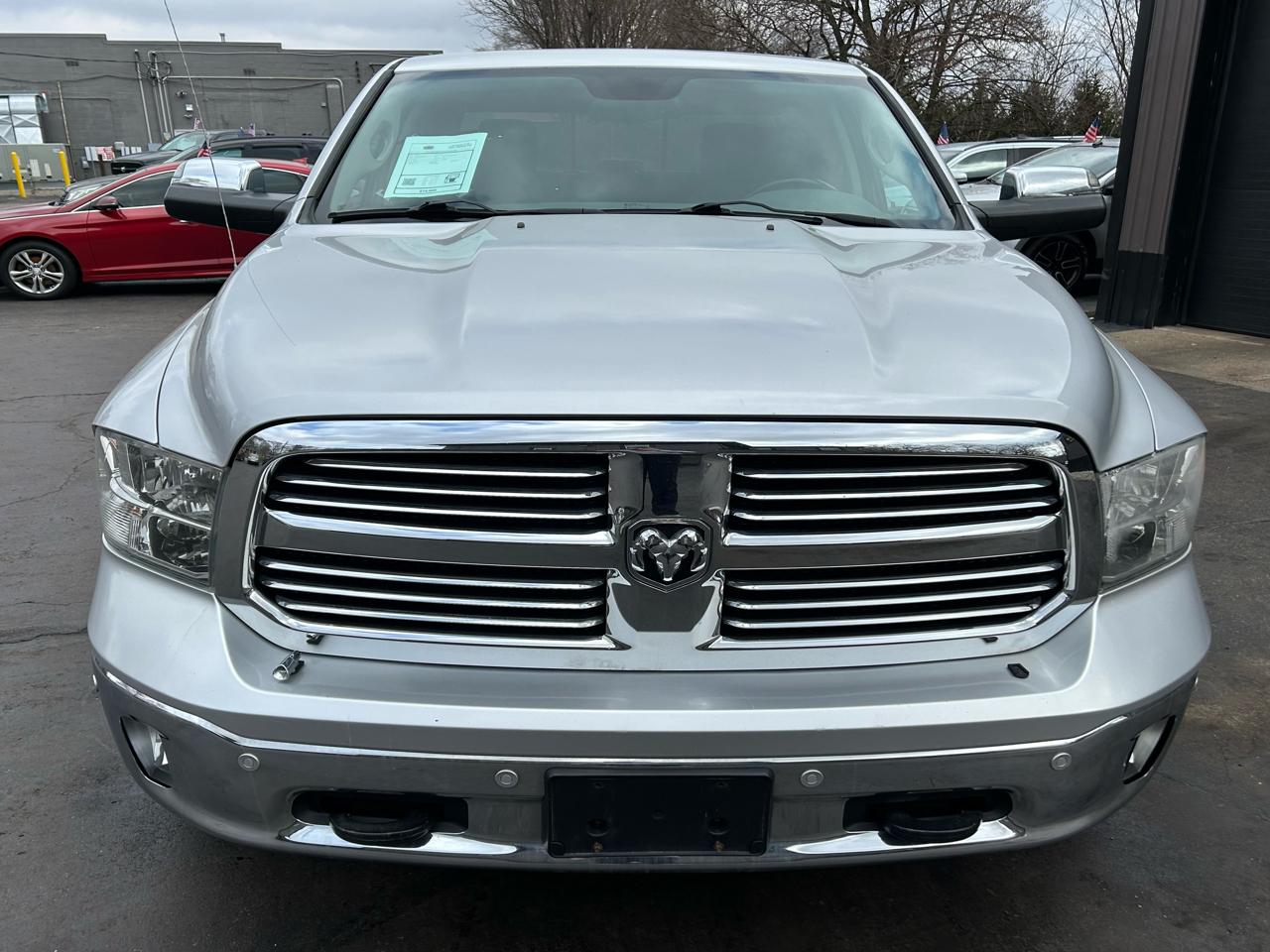 RAM 1500 SLT Crew Cab LWB 4WD 2015