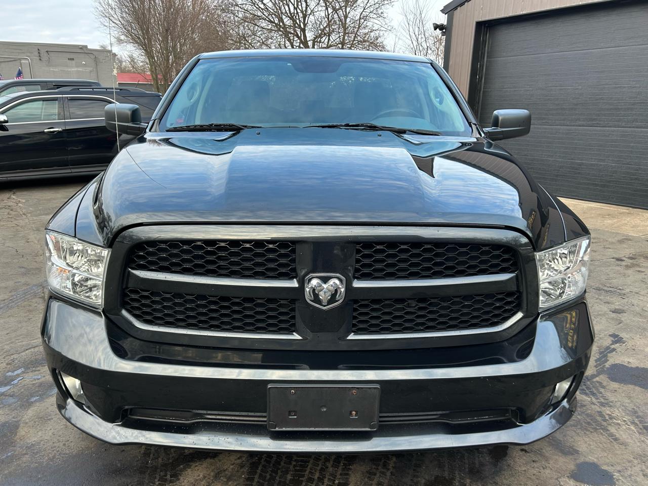 RAM 1500 Express 4x4 Quad Cab 6'4" Box 2017