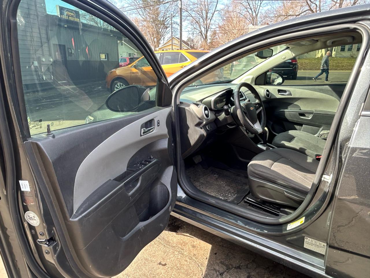 Chevrolet Sonic LT Auto Sedan 2017