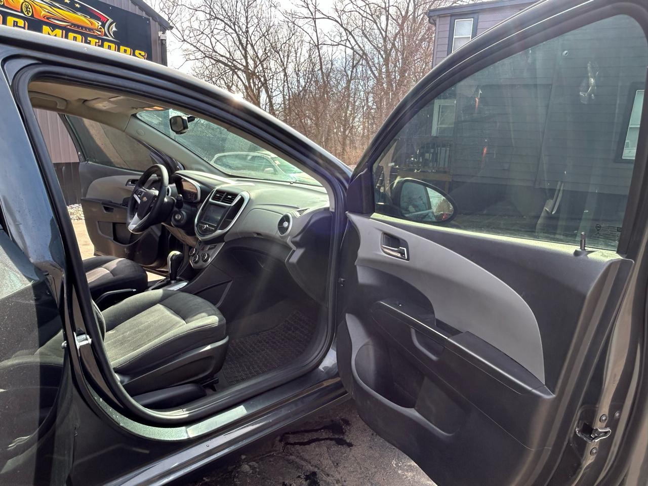 Chevrolet Sonic LT Auto Sedan 2017