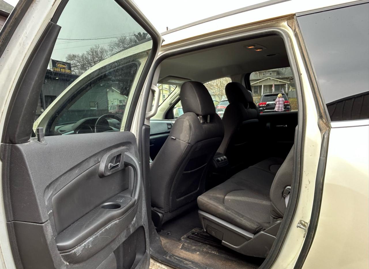 Chevrolet Traverse LT AWD 2012