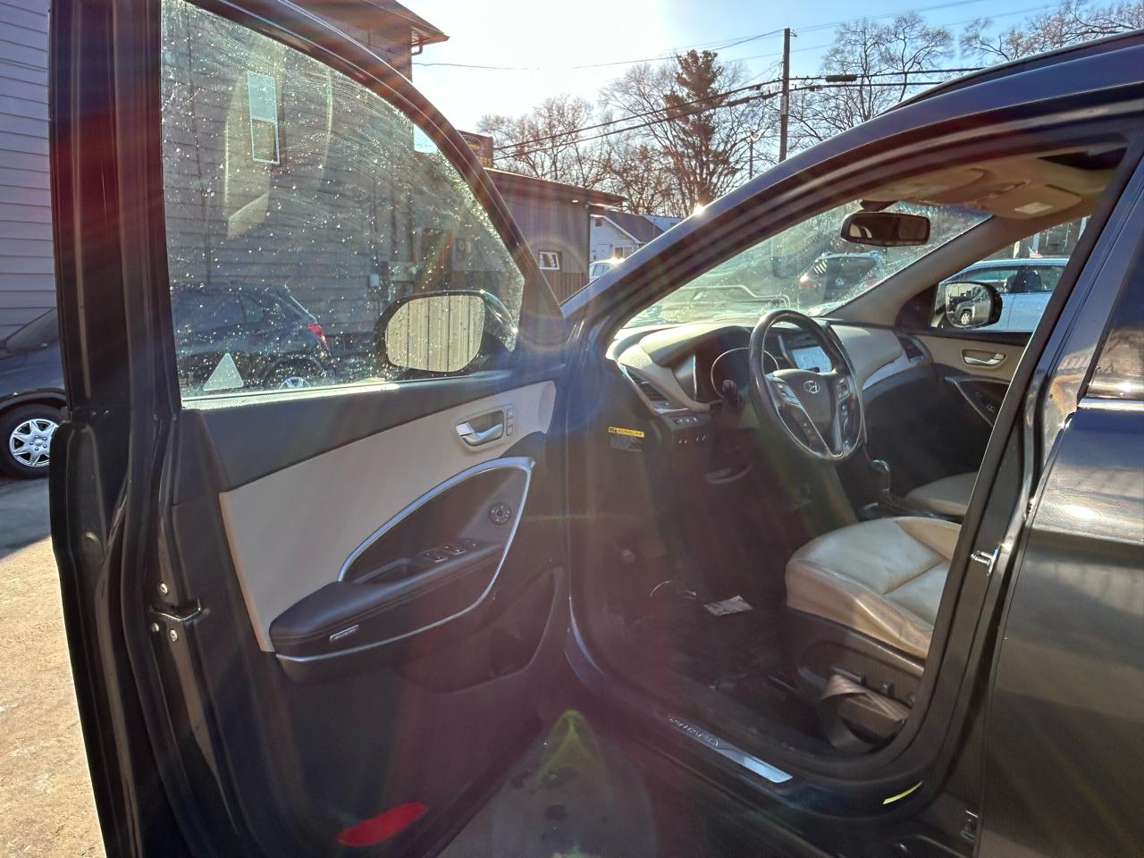 Hyundai Santa Fe SE w/Ultimate Package 2016