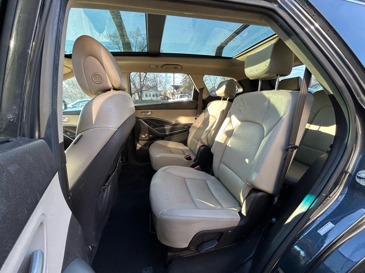 Hyundai Santa Fe SE w/Ultimate Package 2016