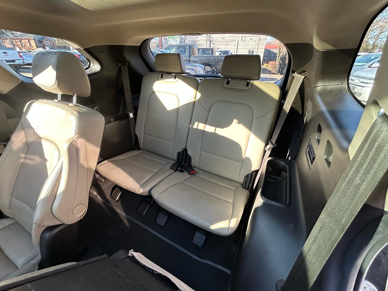 Hyundai Santa Fe SE w/Ultimate Package 2016