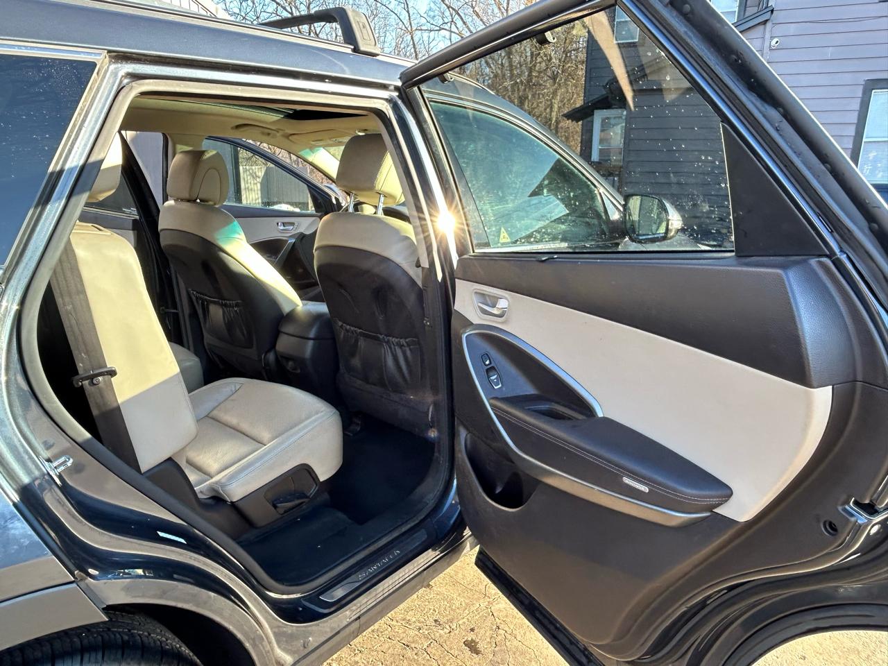 Hyundai Santa Fe SE w/Ultimate Package 2016