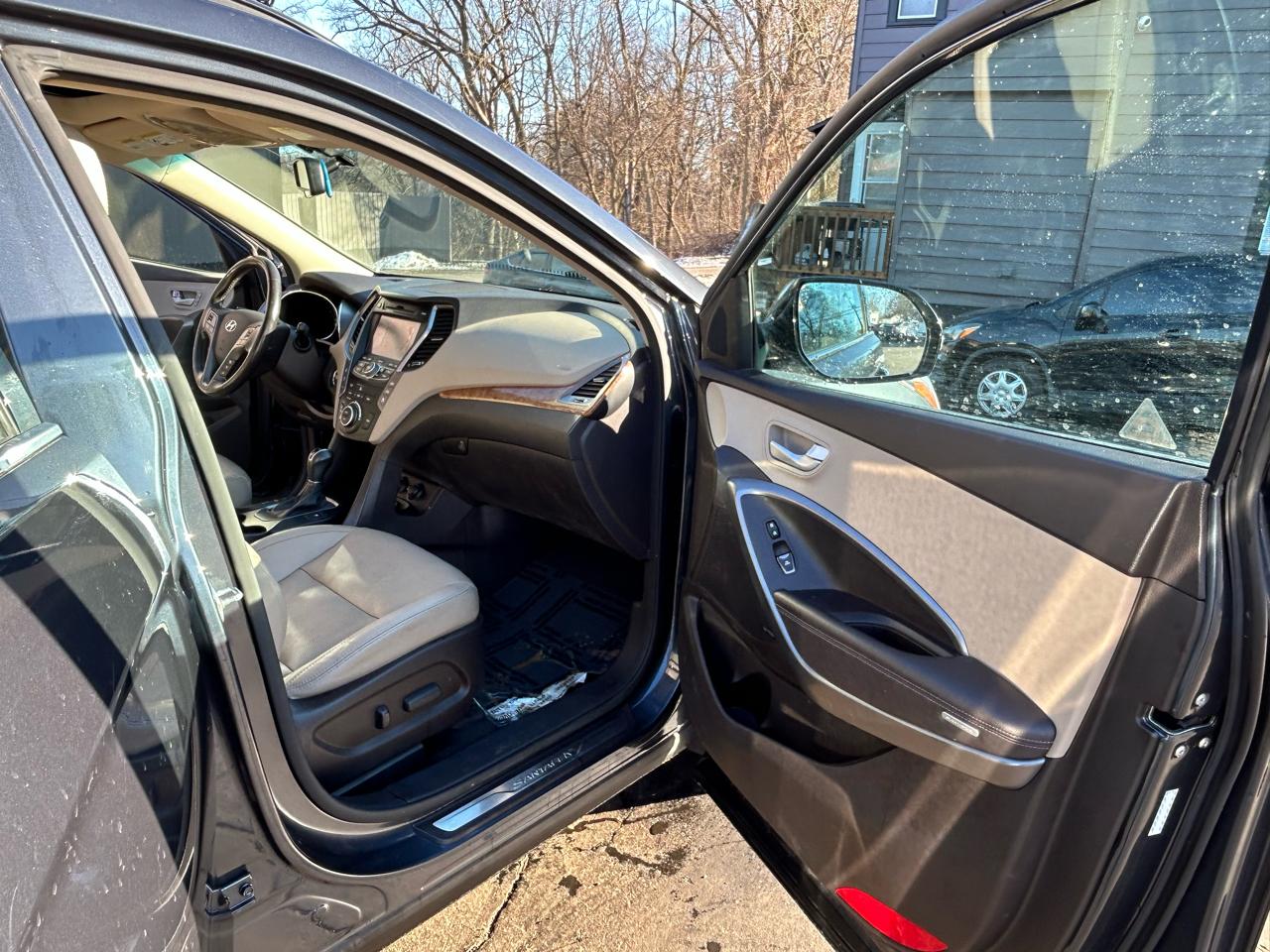 Hyundai Santa Fe SE w/Ultimate Package 2016