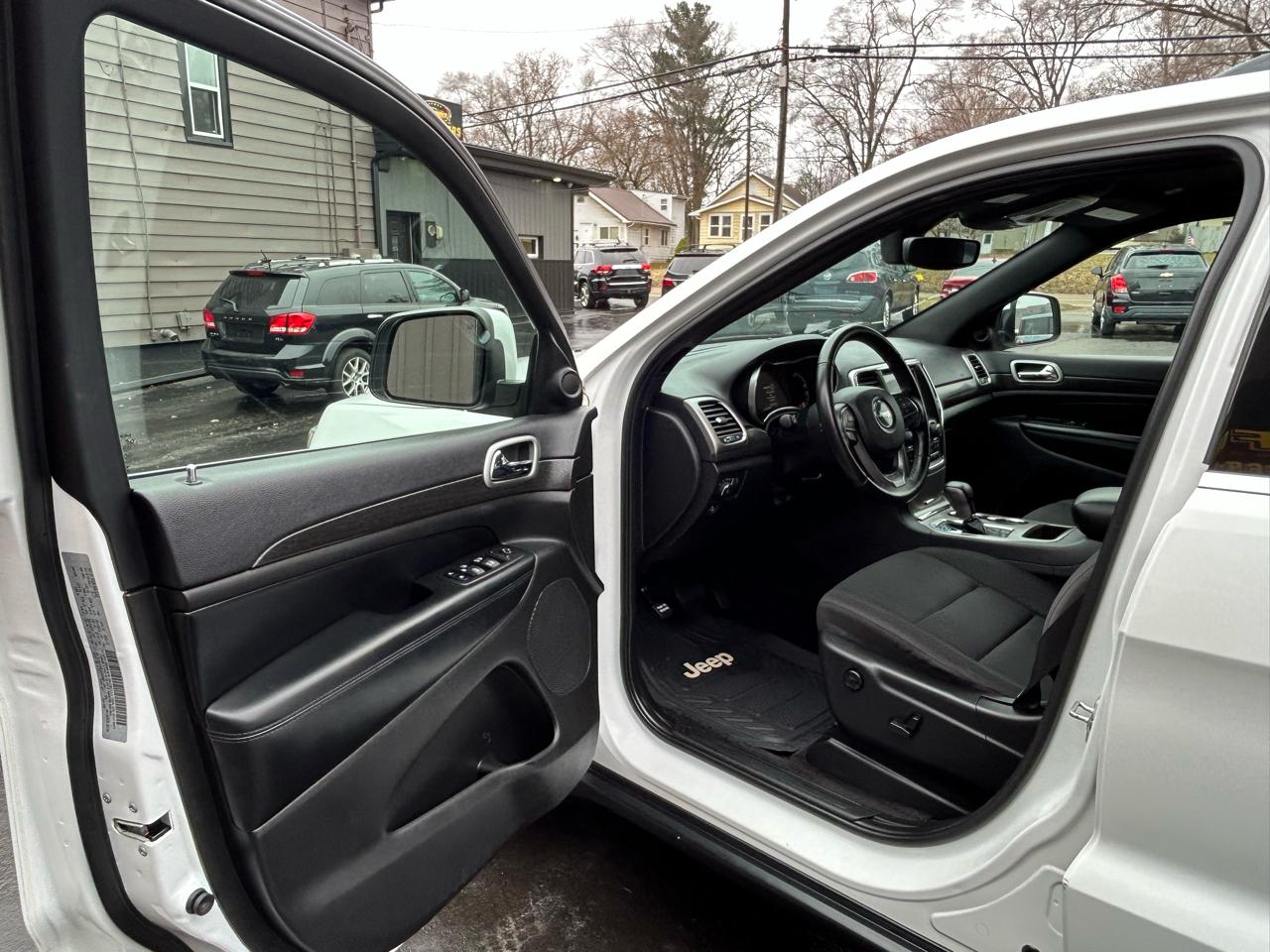Jeep Grand Cherokee Laredo 4WD 2018