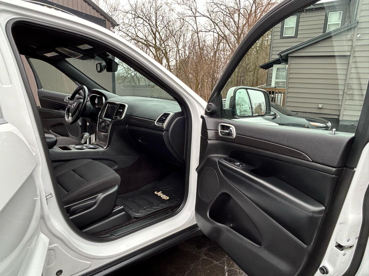 Jeep Grand Cherokee Laredo 4WD 2018