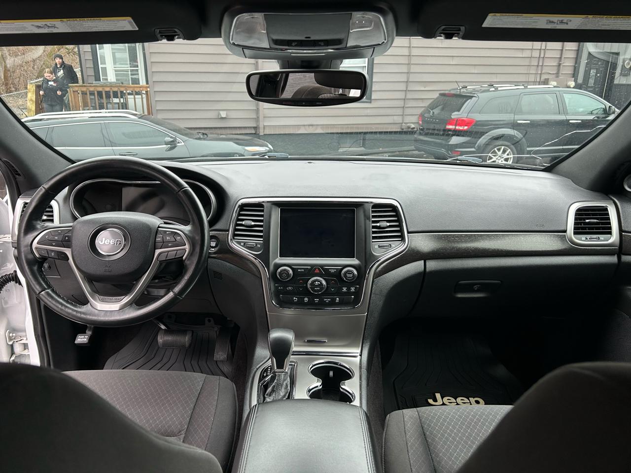 Jeep Grand Cherokee Laredo 4WD 2018