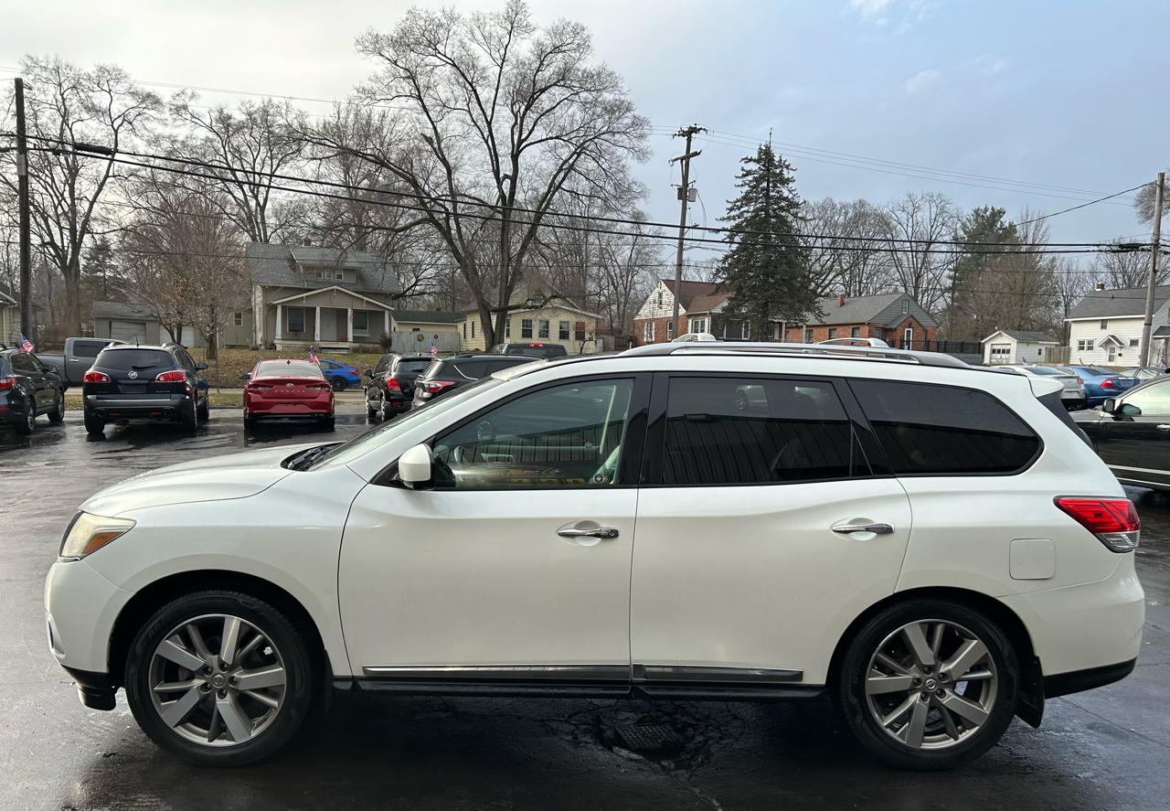 Nissan Pathfinder SV 4WD 2015