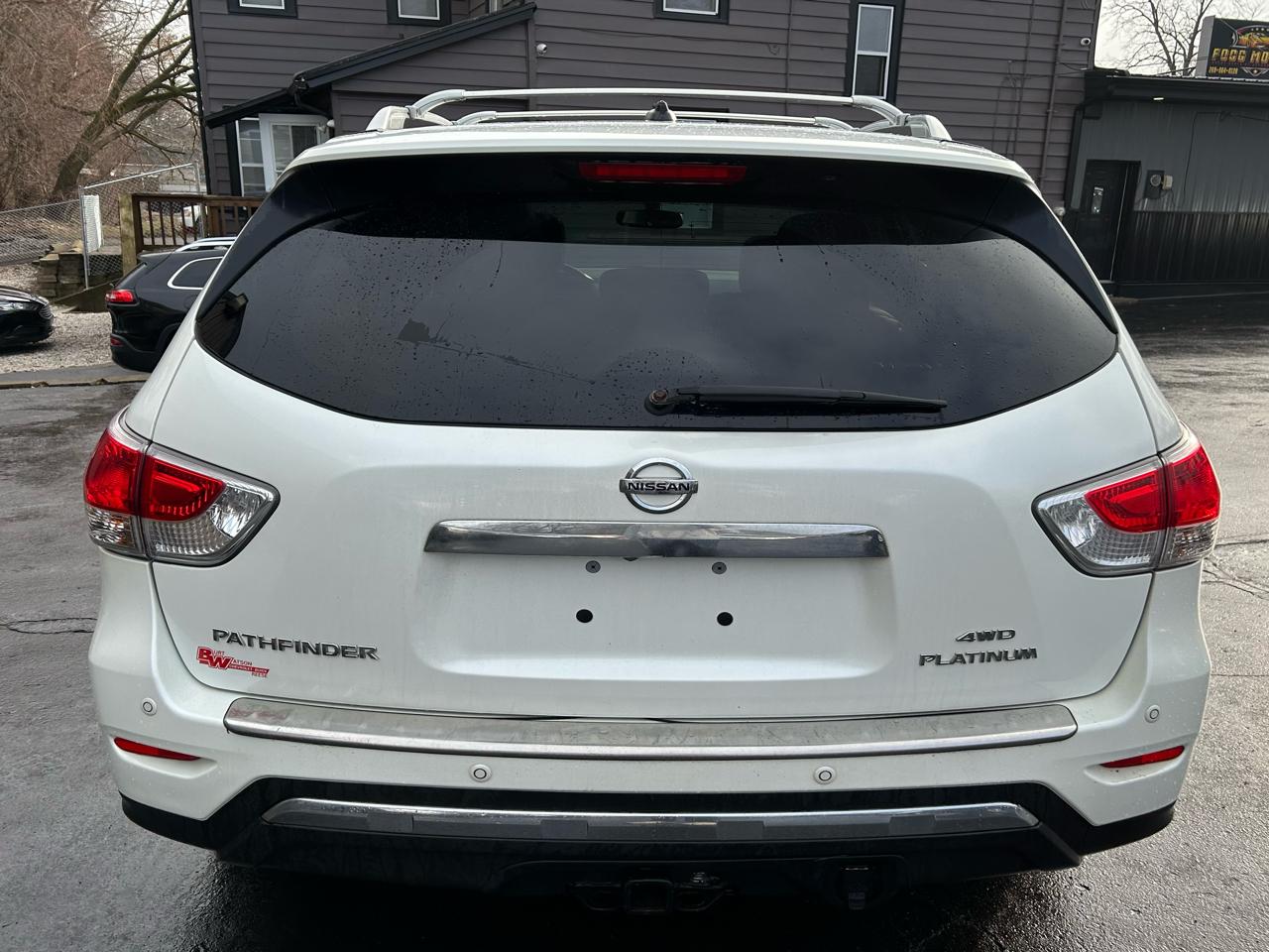 Nissan Pathfinder SV 4WD 2015