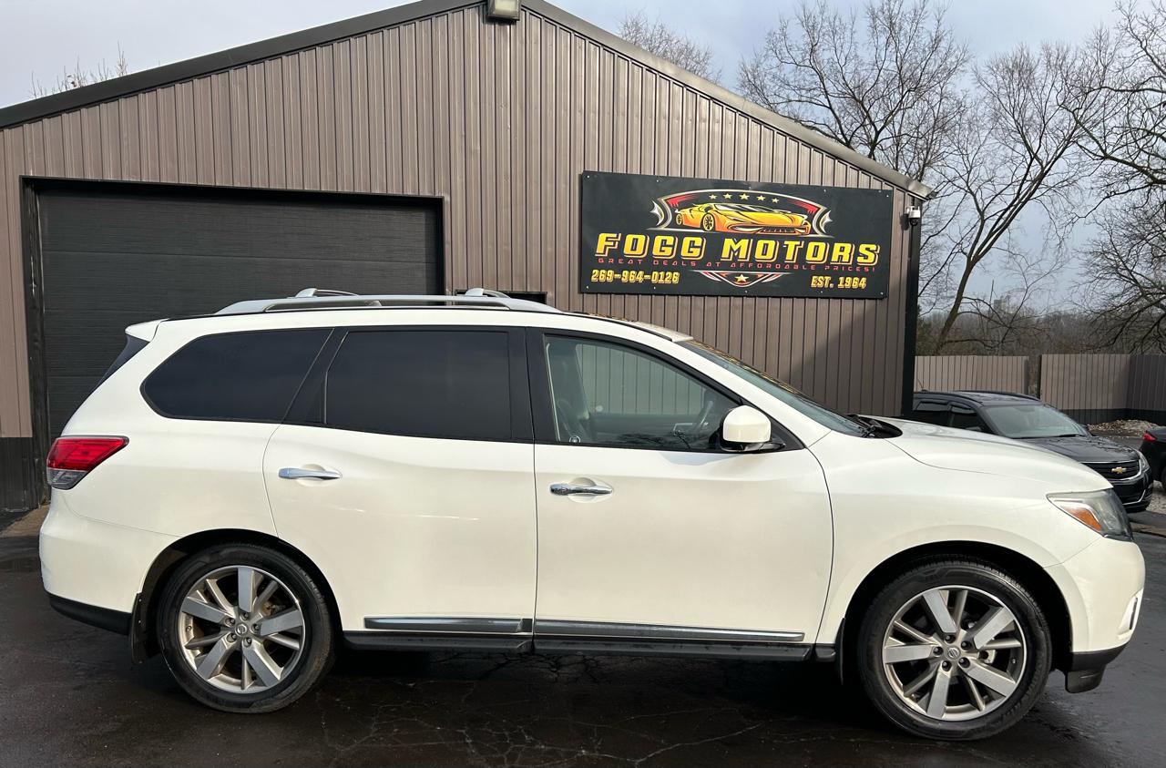 Nissan Pathfinder SV 4WD 2015