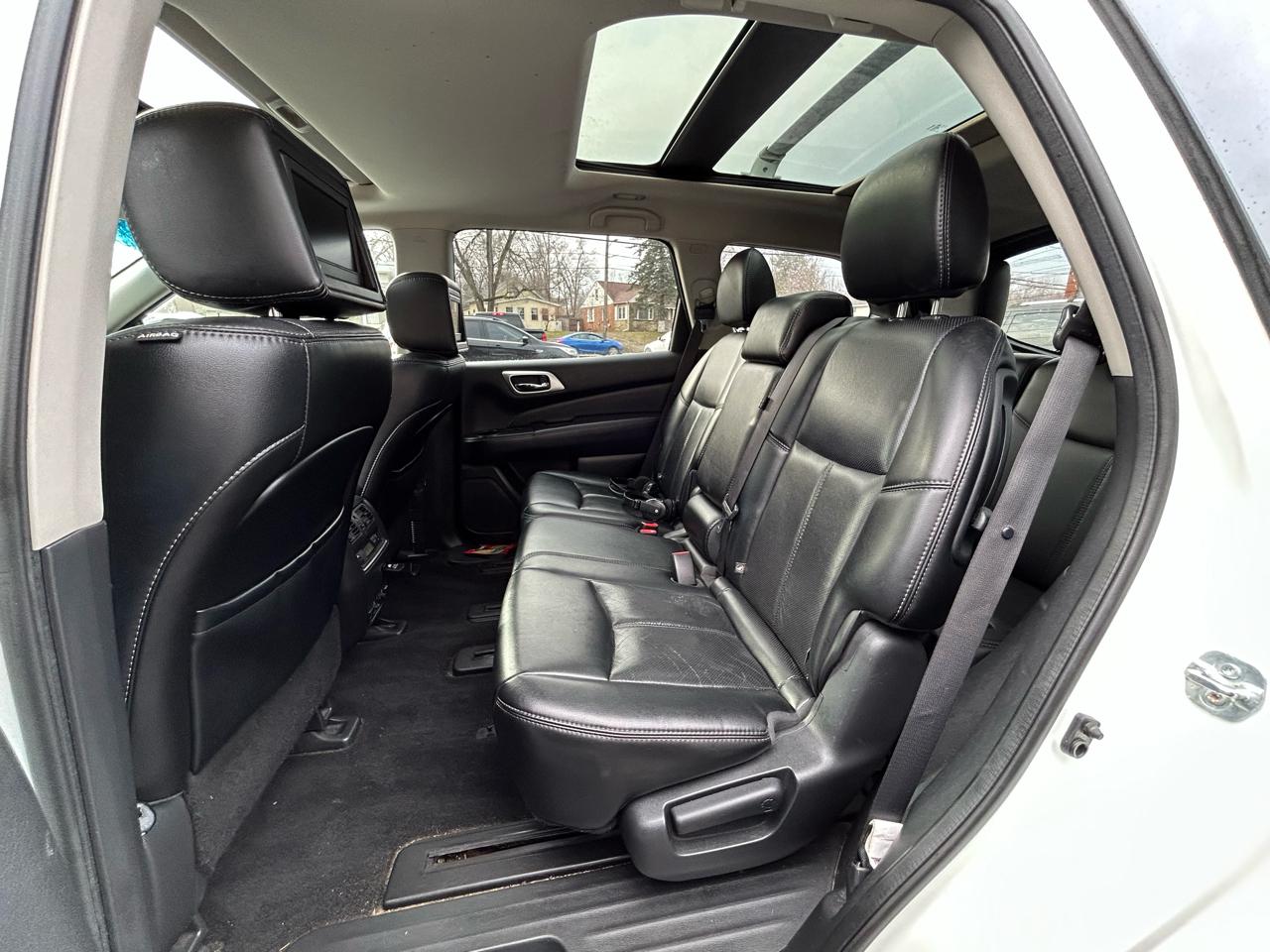 Nissan Pathfinder SV 4WD 2015